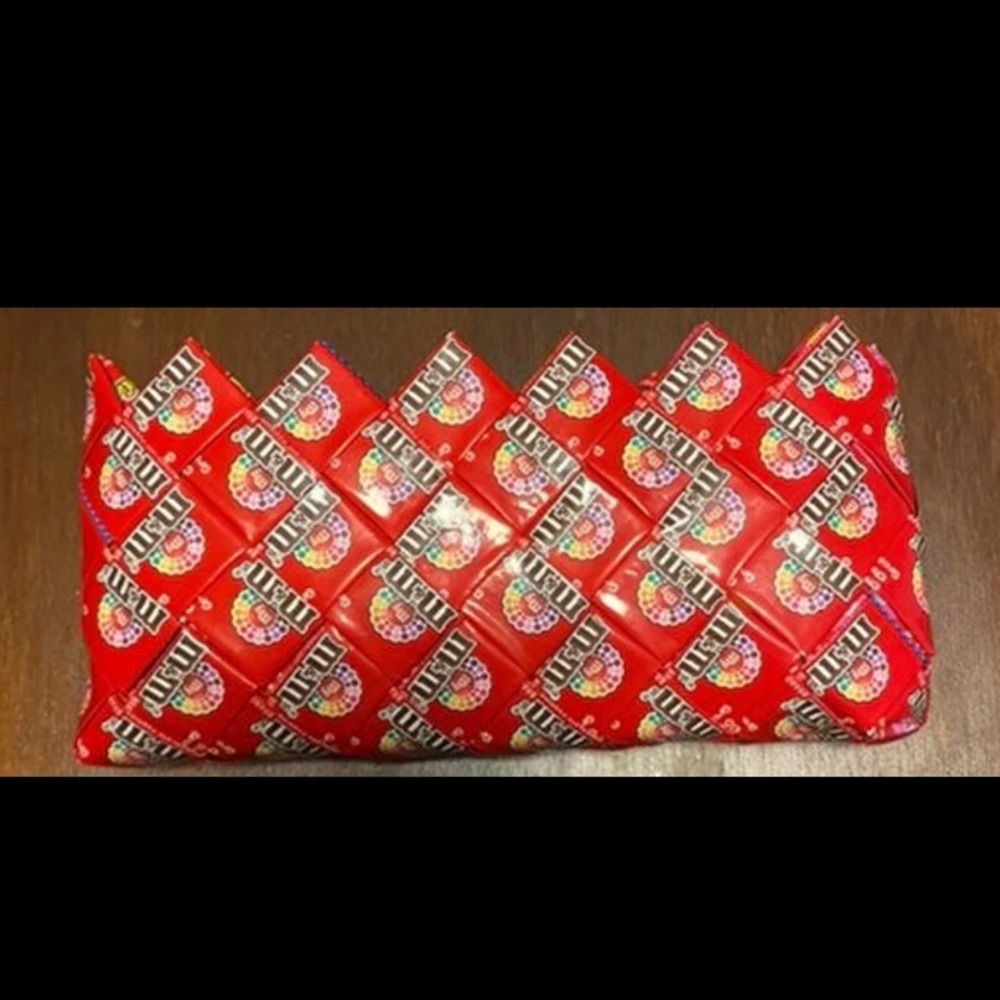 M&M clutch